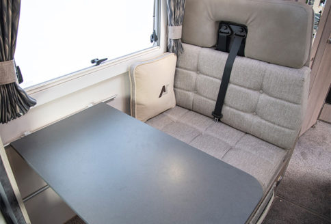 Nuevo-ES-Travel-Seats-and-Dining-Table